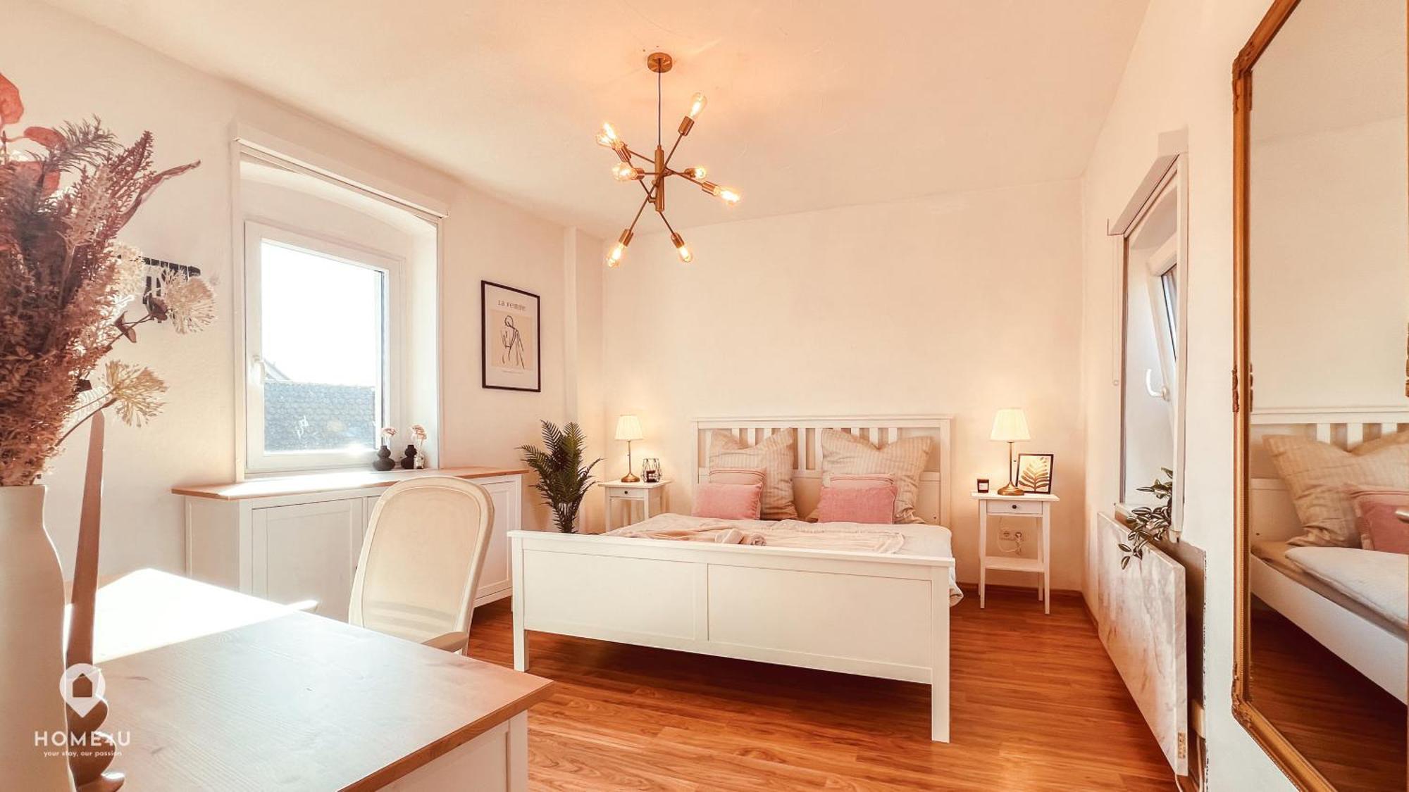 Zentrales Turm-apt Mit Terrasse *
